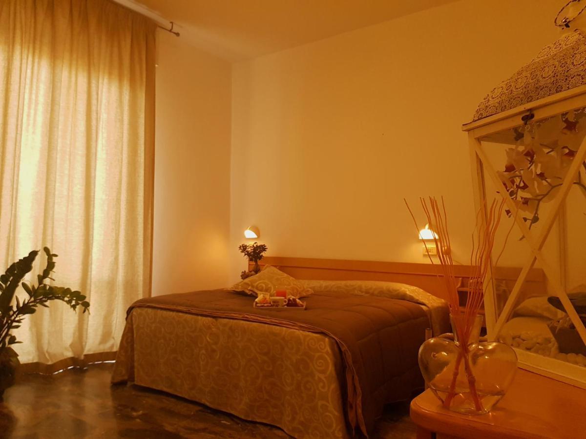 Hotel Romantica Rimini Exterior photo